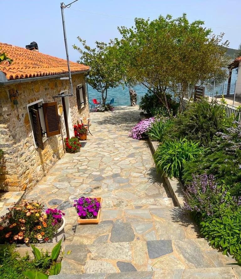Villa Little Bit Of Heaven Sourpi Exterior foto